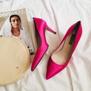 SJP HOT PINK HEELS💖